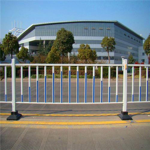 市政隔离栅与市政道路护栏全面解析 从功能到厂家选择