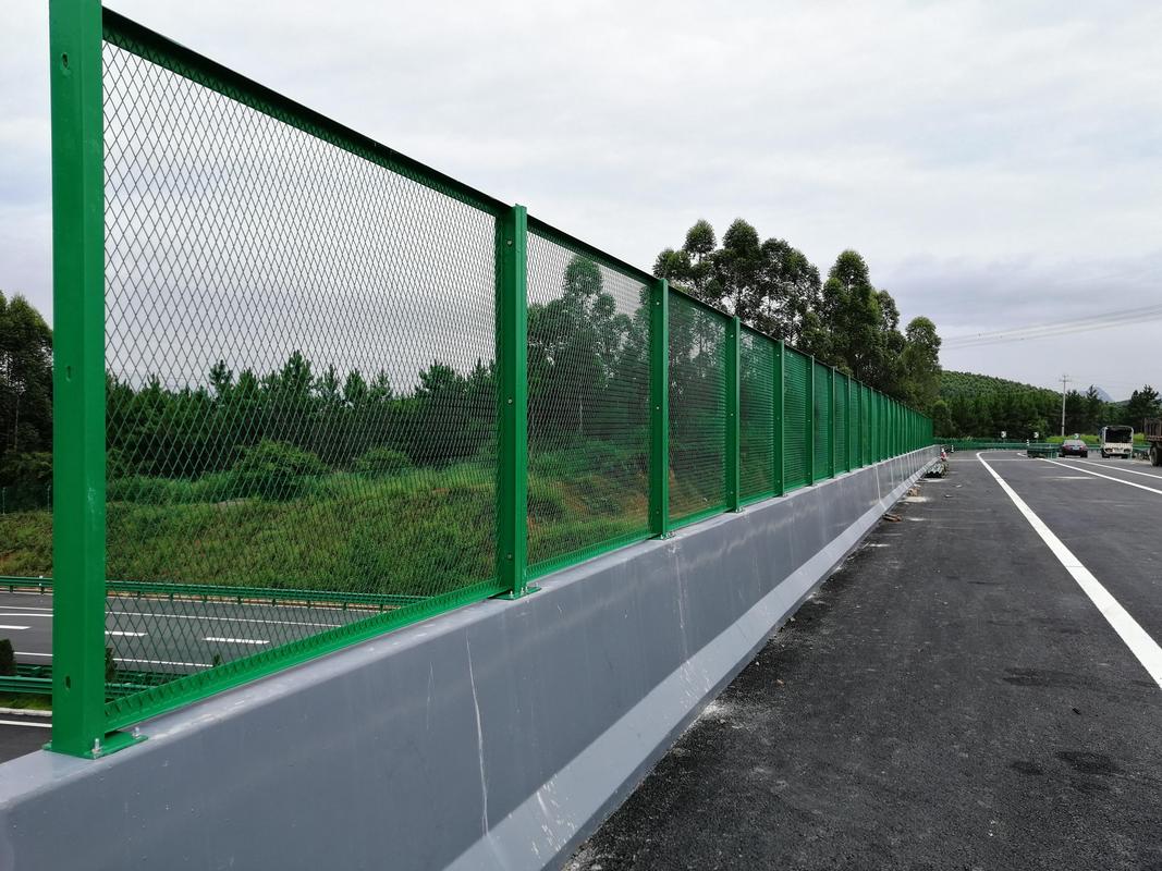 边框护栏网、围栏网与隔离栅厂家选择指南 从待通知到落地采购的完整参考